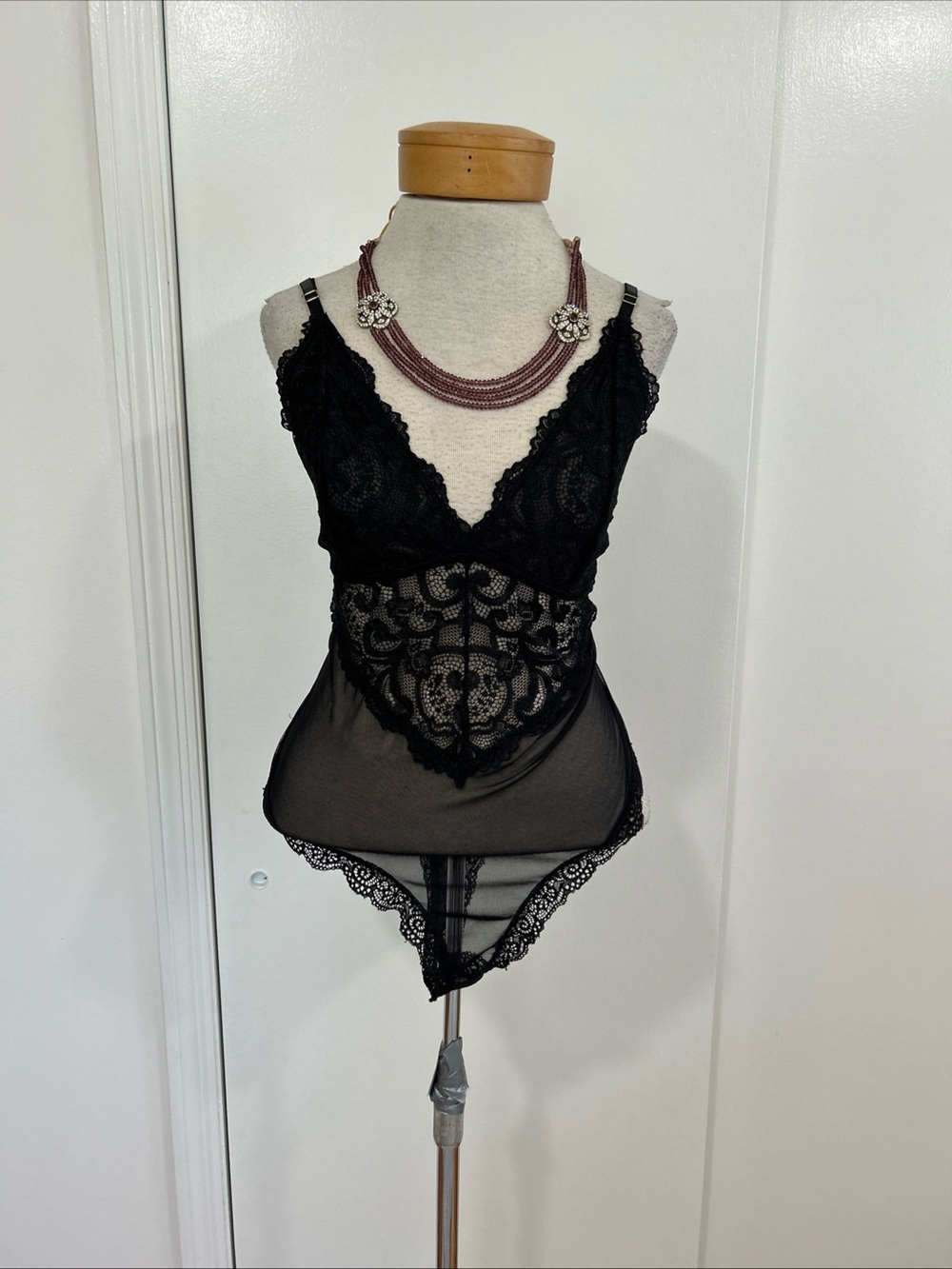 Beautiful Sexy Vintage Black Lace Teddy Bodysuit Scalloped Lace Trim Semi Sheer